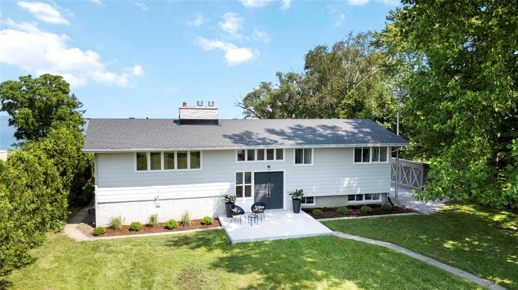 3554 QUEEN Street, Plympton-Wyoming, Ontario, Canada photo 3