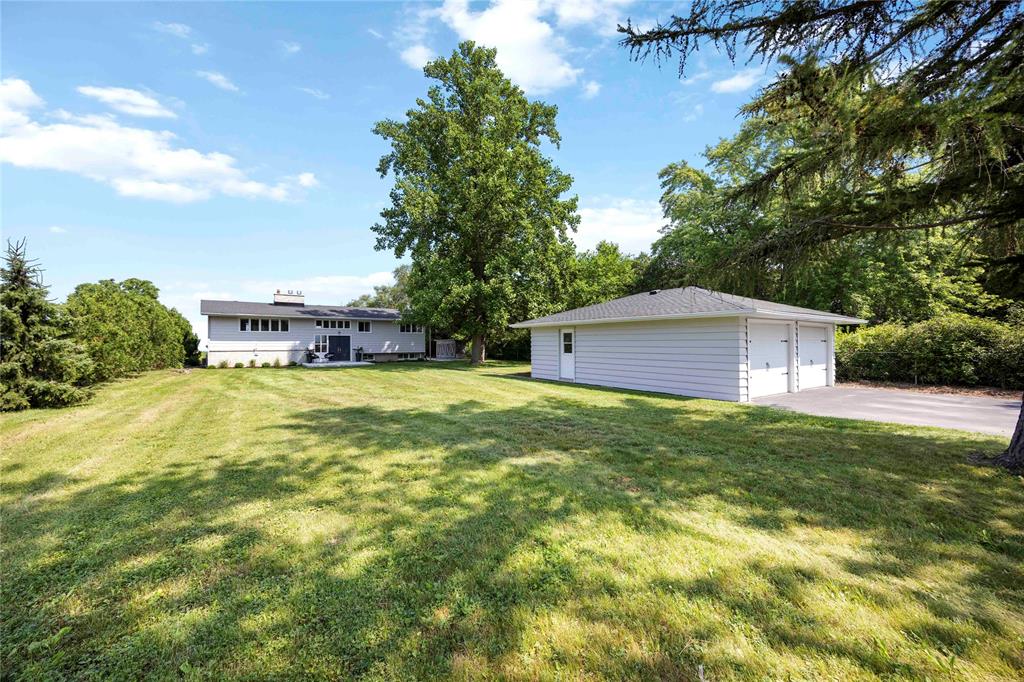 3554 QUEEN Street, Plympton-Wyoming, Ontario, Canada photo 5