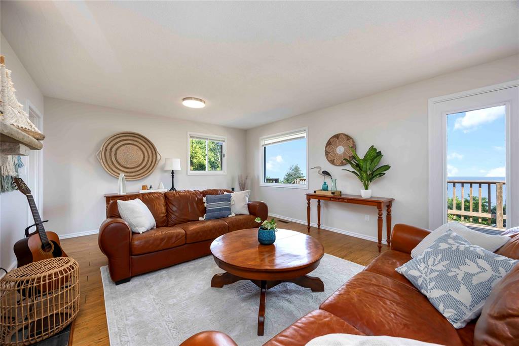 3554 QUEEN Street, Plympton-Wyoming, Ontario, Canada photo 9