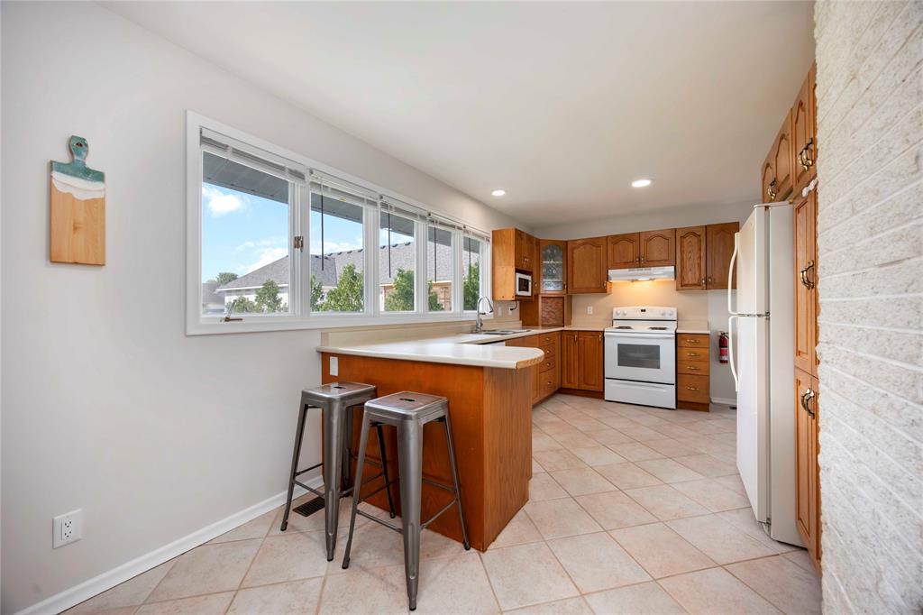 3554 QUEEN Street, Plympton-Wyoming, Ontario, Canada photo 16