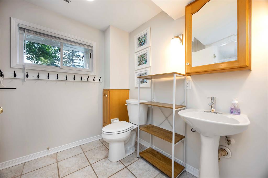 3554 QUEEN Street, Plympton-Wyoming, Ontario, Canada photo 32