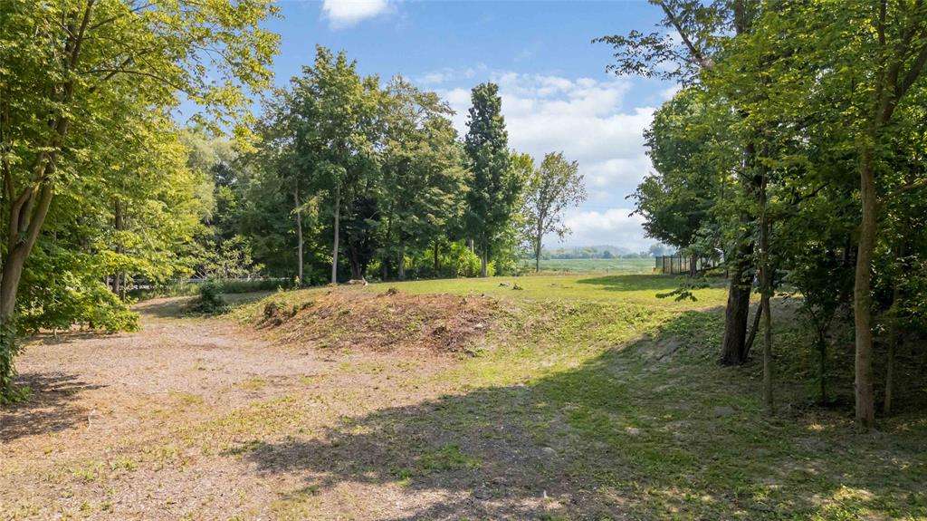 6851 FLEMING Street, Plympton-Wyoming, Ontario, Canada photo 1