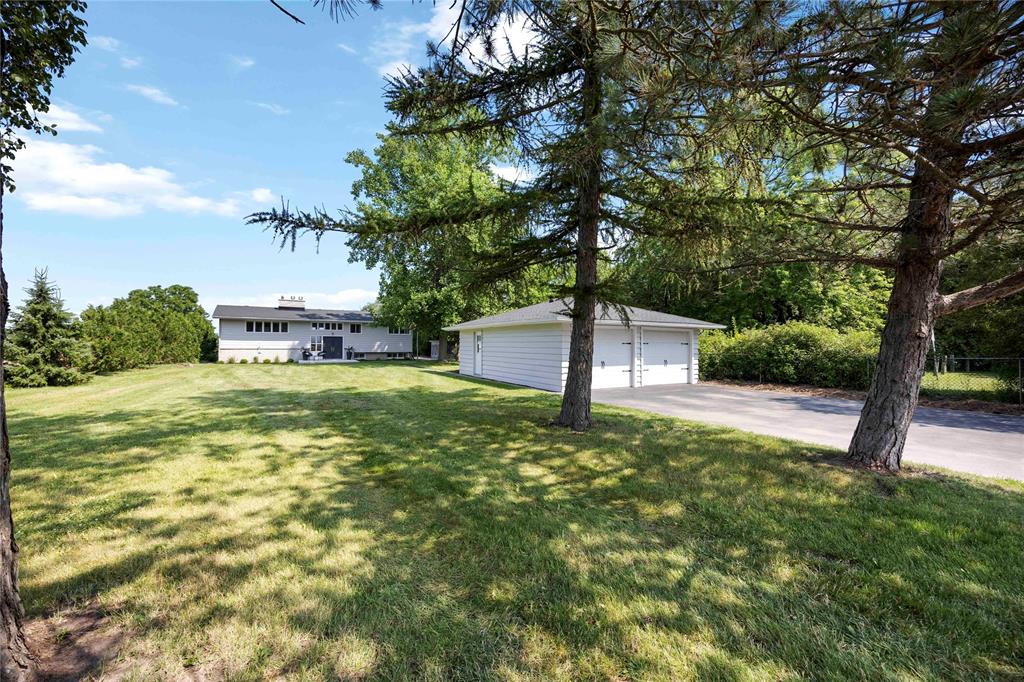 3554 QUEEN Street, Plympton-Wyoming, Ontario, Canada photo 1