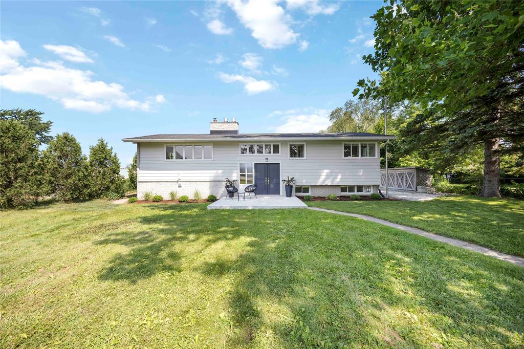 3554 QUEEN Street, Plympton-Wyoming, Ontario, Canada photo 2