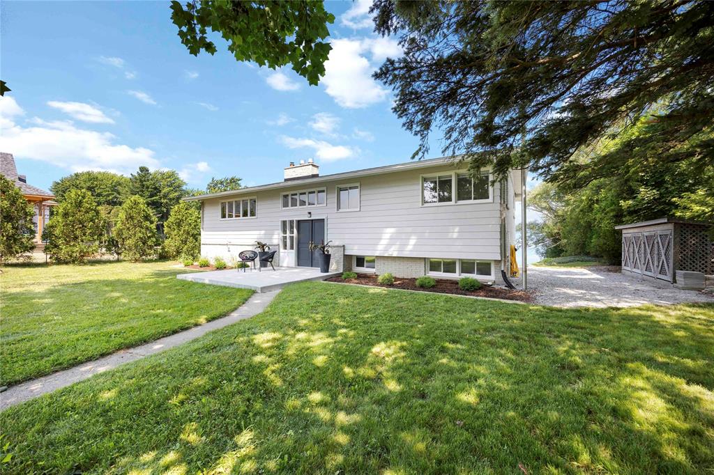 3554 QUEEN Street, Plympton-Wyoming, Ontario, Canada photo 3