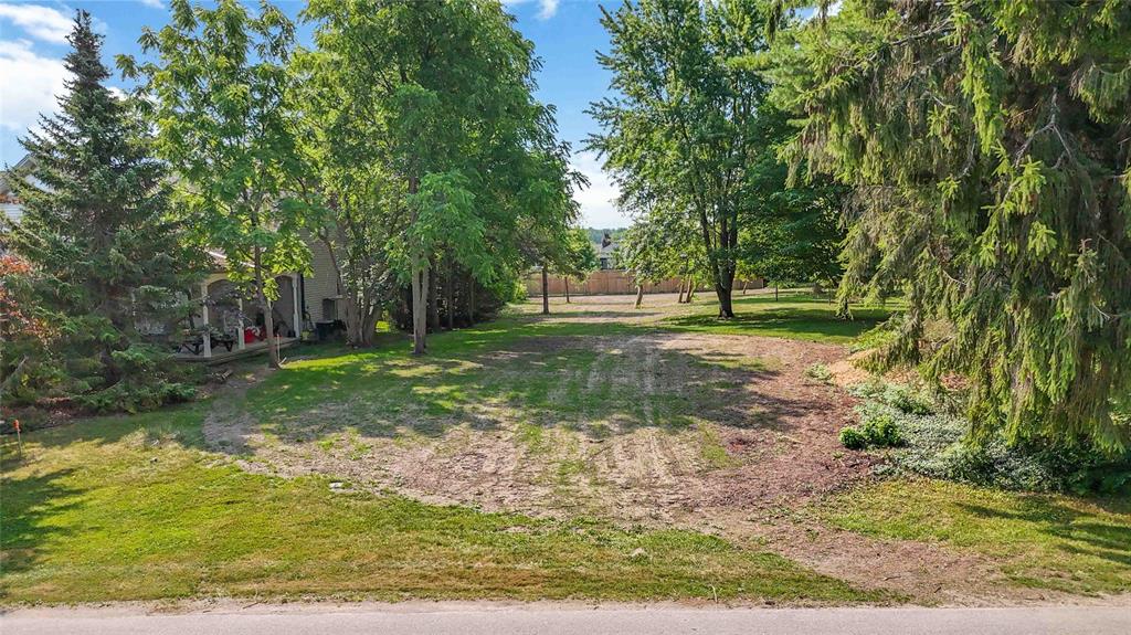 3571 QUEEN Street, Plympton-Wyoming, Ontario, Canada photo 1