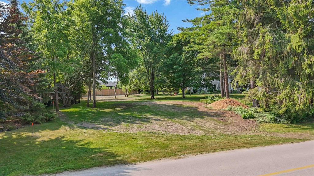 3571 QUEEN Street, Plympton-Wyoming, Ontario, Canada photo 2