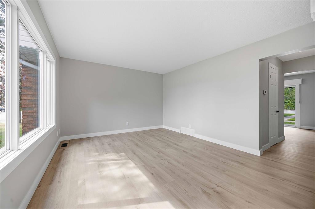 1023 SALISBURY Street Unit# 8, Sarnia, Ontario, Canada photo 3