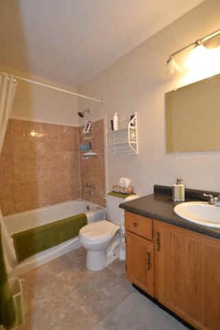 1062 HICKORYWOOD CRES, Kingston Ontario, Canada