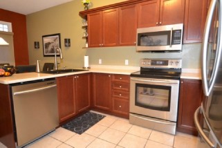 443 MAUREEN ST, Kingston Ontario, Canada