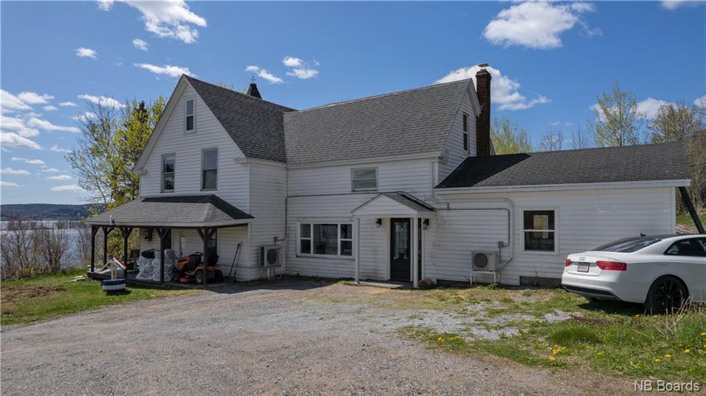 6656 Route 102, Oak Point, New Brunswick, Canada