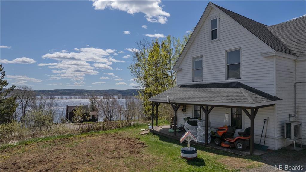 6656 Route 102, Oak Point, New Brunswick, Canada