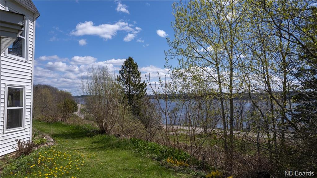 6656 Route 102, Oak Point, New Brunswick, Canada