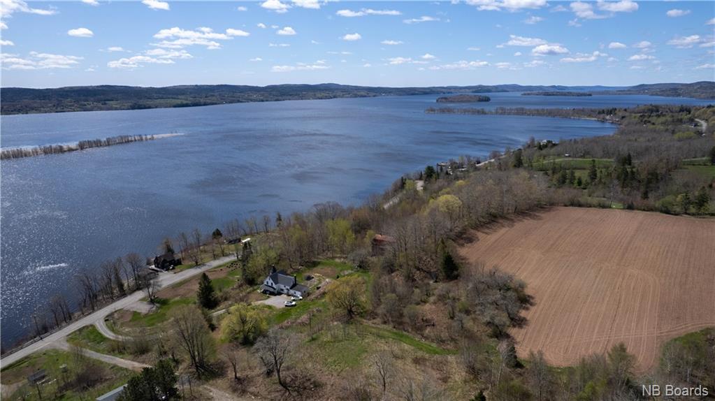 6656 Route 102, Oak Point, New Brunswick, Canada