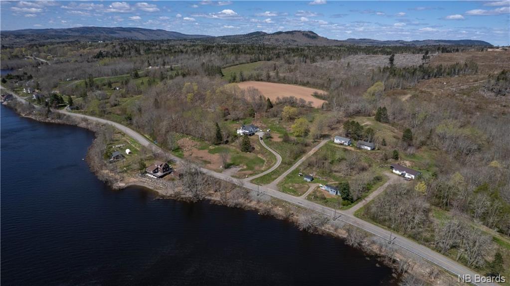 6656 Route 102, Oak Point, New Brunswick, Canada