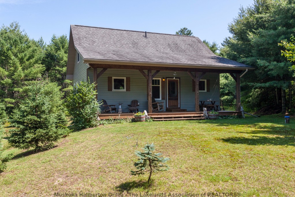 151 Stephenson Road 2 East, Port Sydney Ontario, Canada