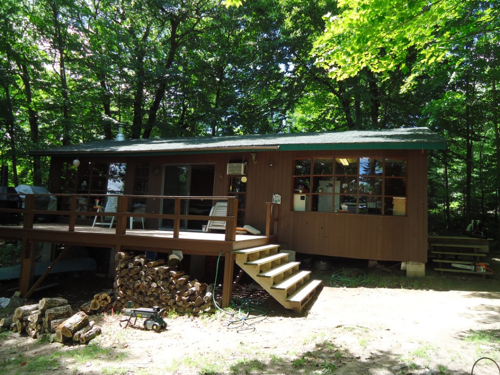 261 Deerwood Dr, Sprucedale Ontario, Canada