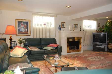 19 Moon Valley Dr, Toronto, Ontario, Canada photo 5