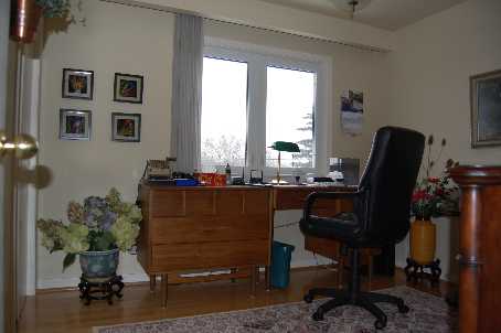 19 Moon Valley Dr, Toronto, Ontario, Canada photo 7