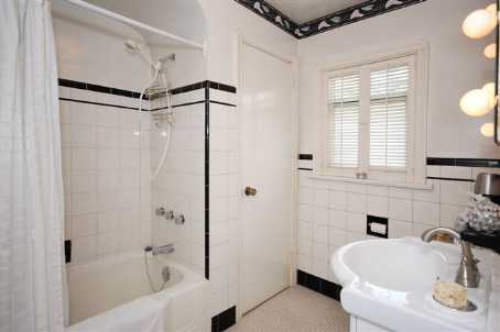 35 Glenellen Dr E, Toronto, Ontario, Canada photo 7