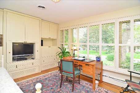 10 Hilldowntree Rd, Toronto, Ontario, Canada photo 6