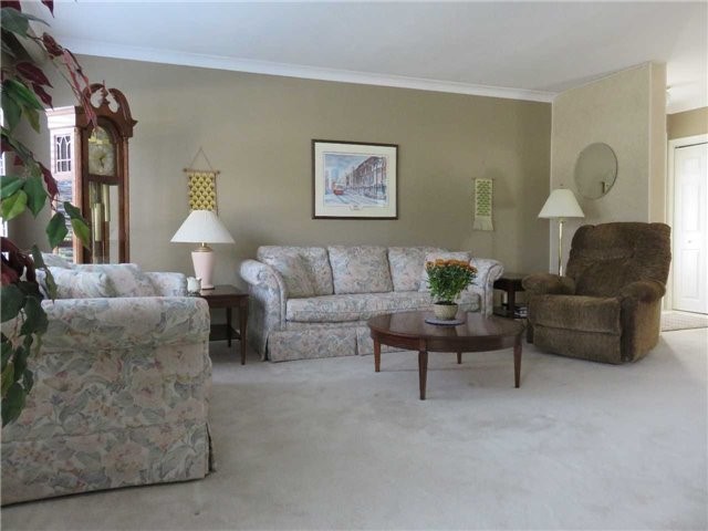 24 Millburn Dr, Toronto, Ontario, Canada photo 2