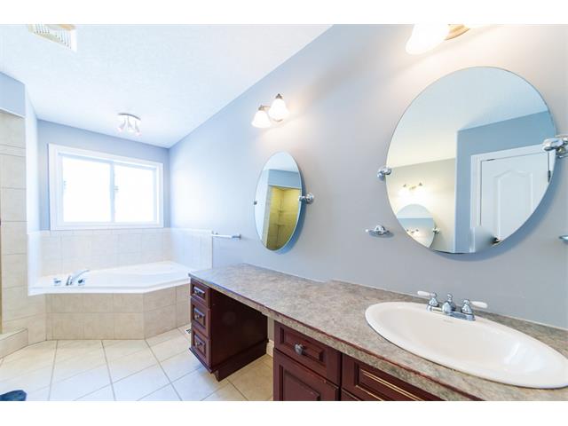 681 Salzburg Drive, Waterloo, Ontario, Canada