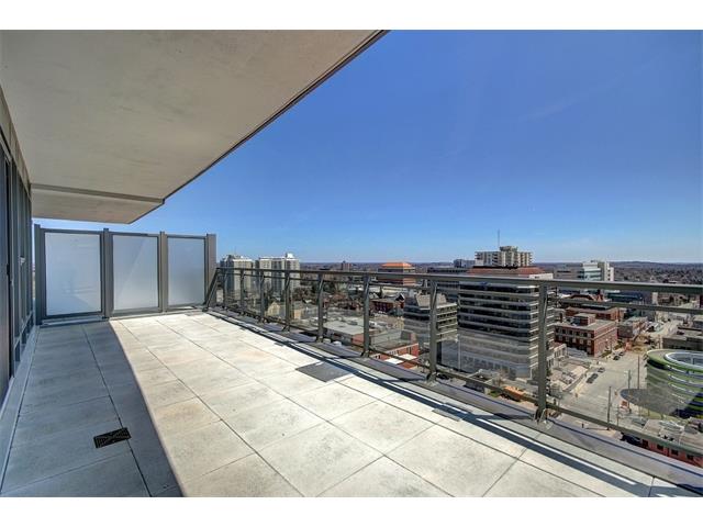 1604 85 Duke Street W, Kitchener Ontario, Canada