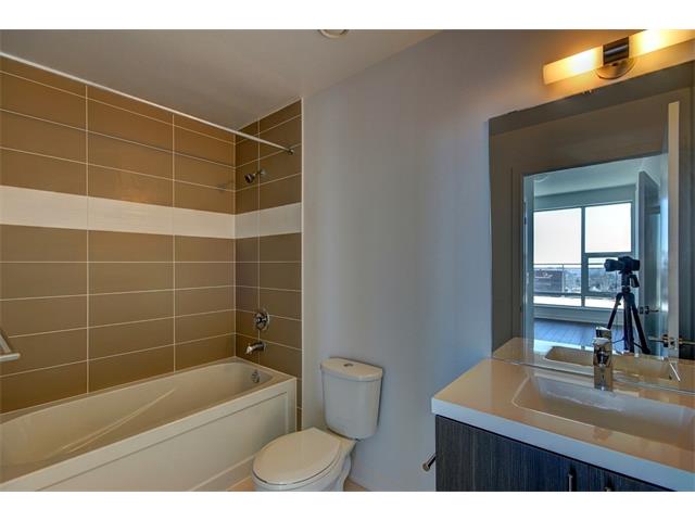 1604 85 Duke Street W, Kitchener Ontario, Canada