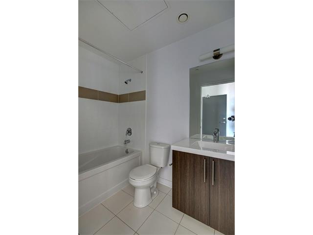 1604 85 Duke Street W, Kitchener Ontario, Canada