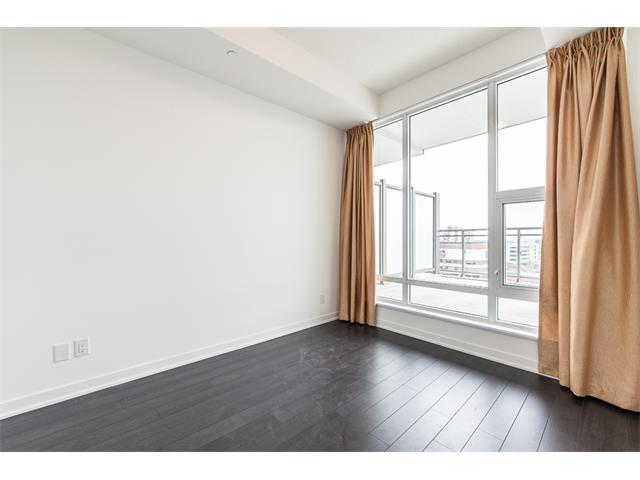 1604 85 Duke Street W, Kitchener Ontario, Canada