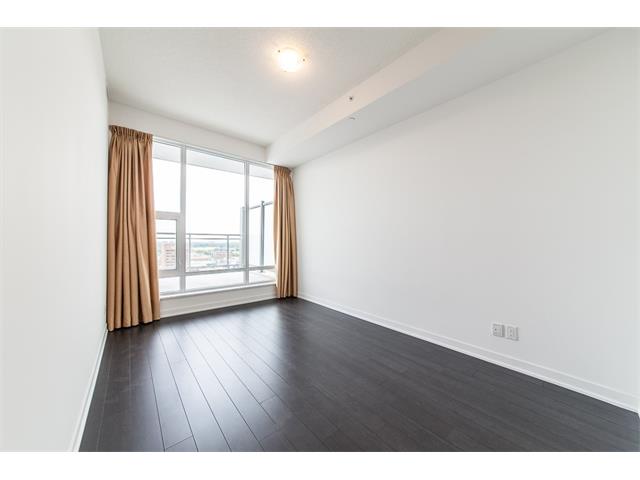 1604 85 Duke Street W, Kitchener Ontario, Canada
