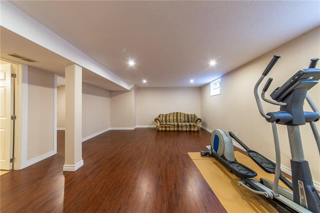 556 Beechwood Drive, Waterloo, Ontario, Canada