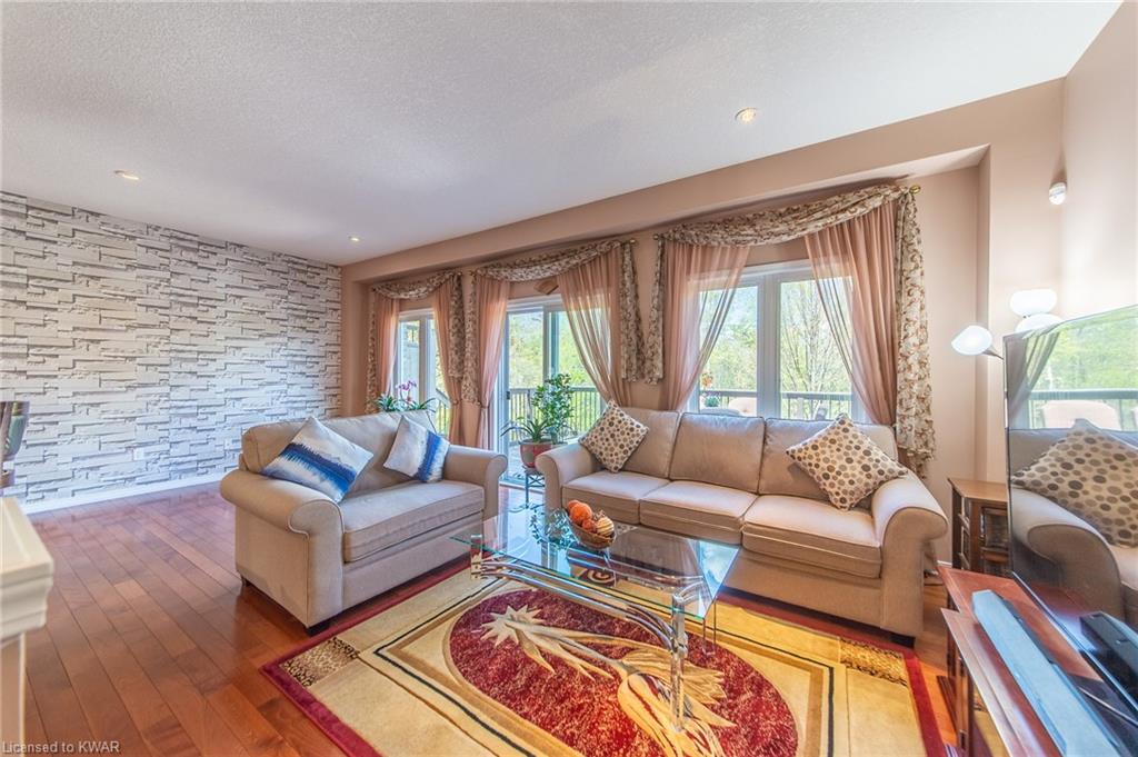 690 WINTERBERRY Avenue, Waterloo, Ontario, Canada