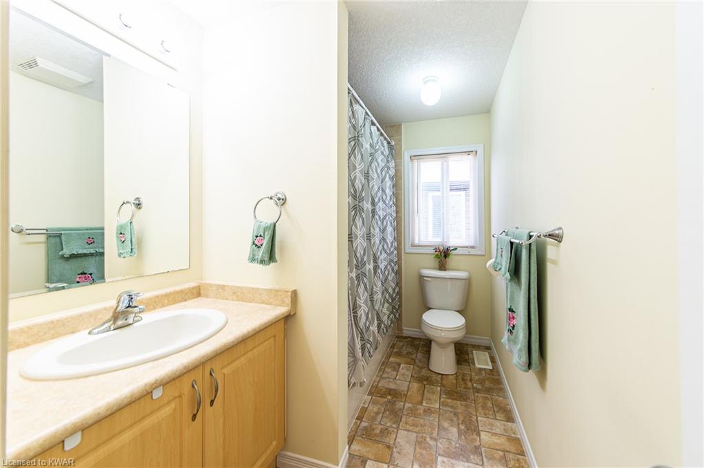 690 WINTERBERRY Avenue, Waterloo, Ontario, Canada