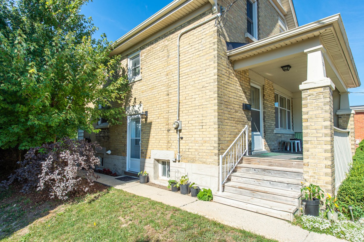 111 MOORE Avenue S, Waterloo, Ontario, Canada