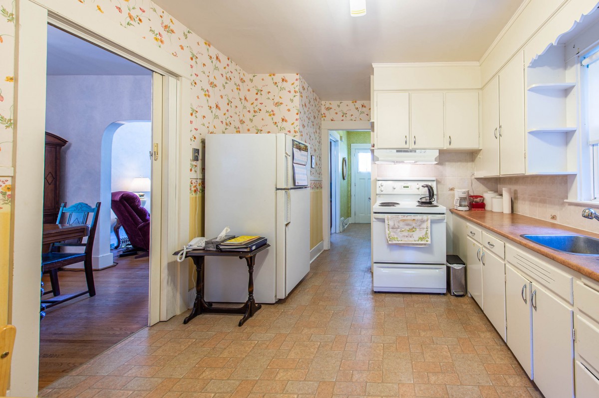 111 MOORE Avenue S, Waterloo, Ontario, Canada