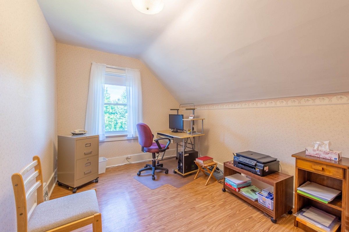 111 MOORE Avenue S, Waterloo, Ontario, Canada