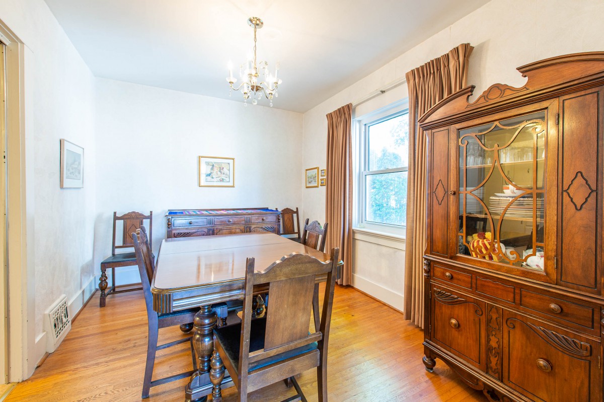 111 MOORE Avenue S, Waterloo, Ontario, Canada