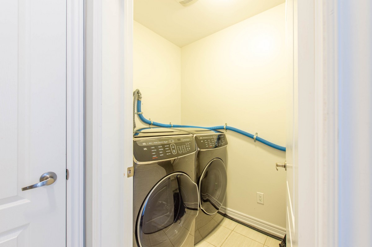 700 LINDEN Drive, Cambridge, Ontario N3H 5L5