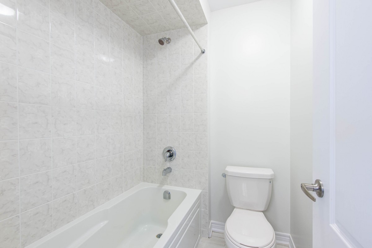 700 LINDEN Drive, Cambridge, Ontario N3H 5L5