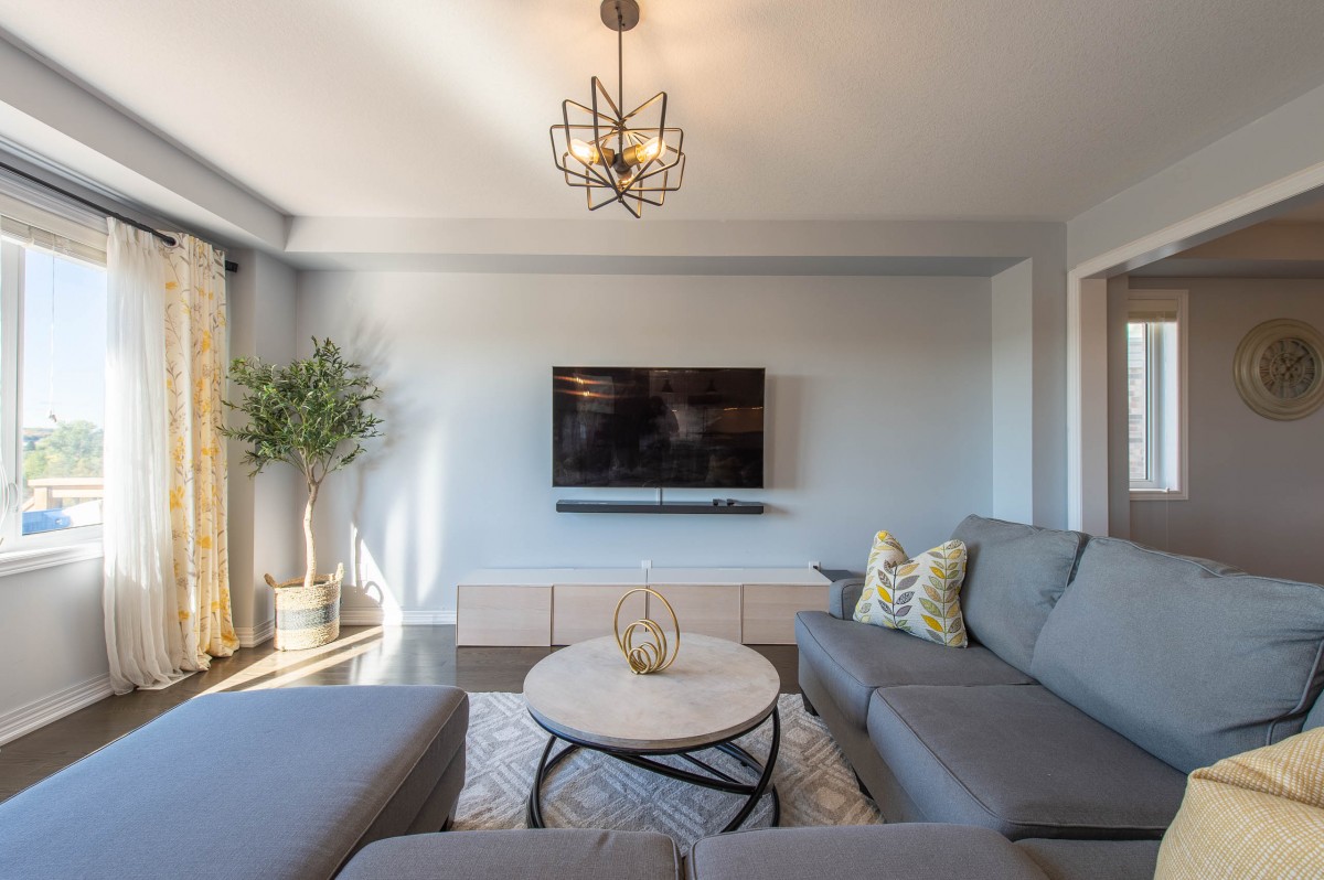 700 LINDEN Drive, Cambridge, Ontario N3H 5L5