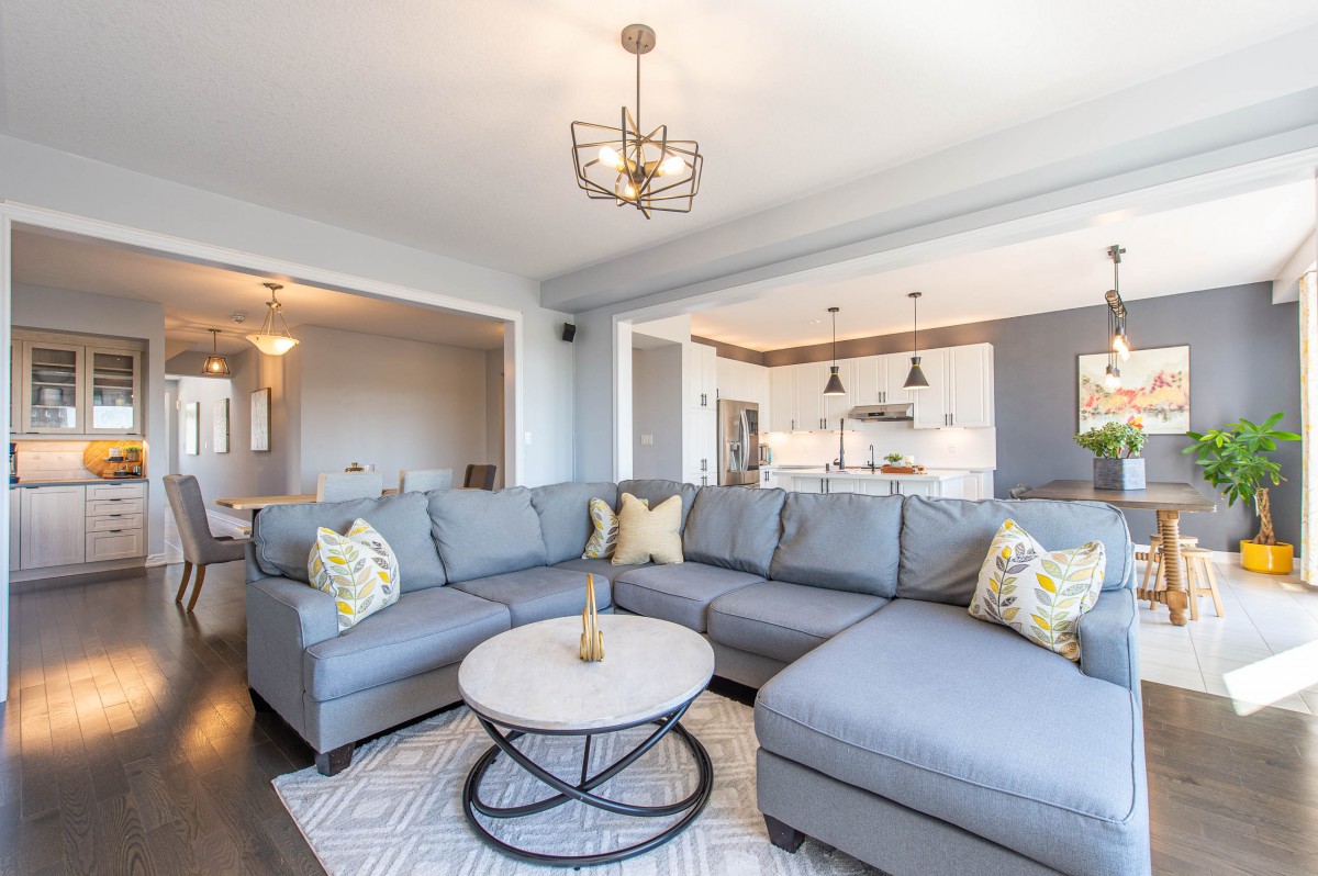 700 LINDEN Drive, Cambridge, Ontario N3H 5L5