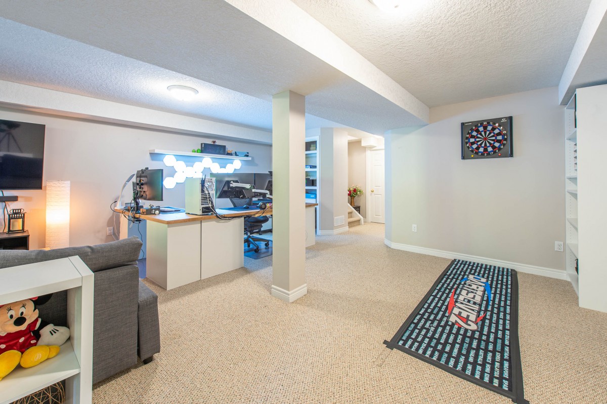296 BRIARMEADOW Drive, Kitchener, Ontario N2A 4L1