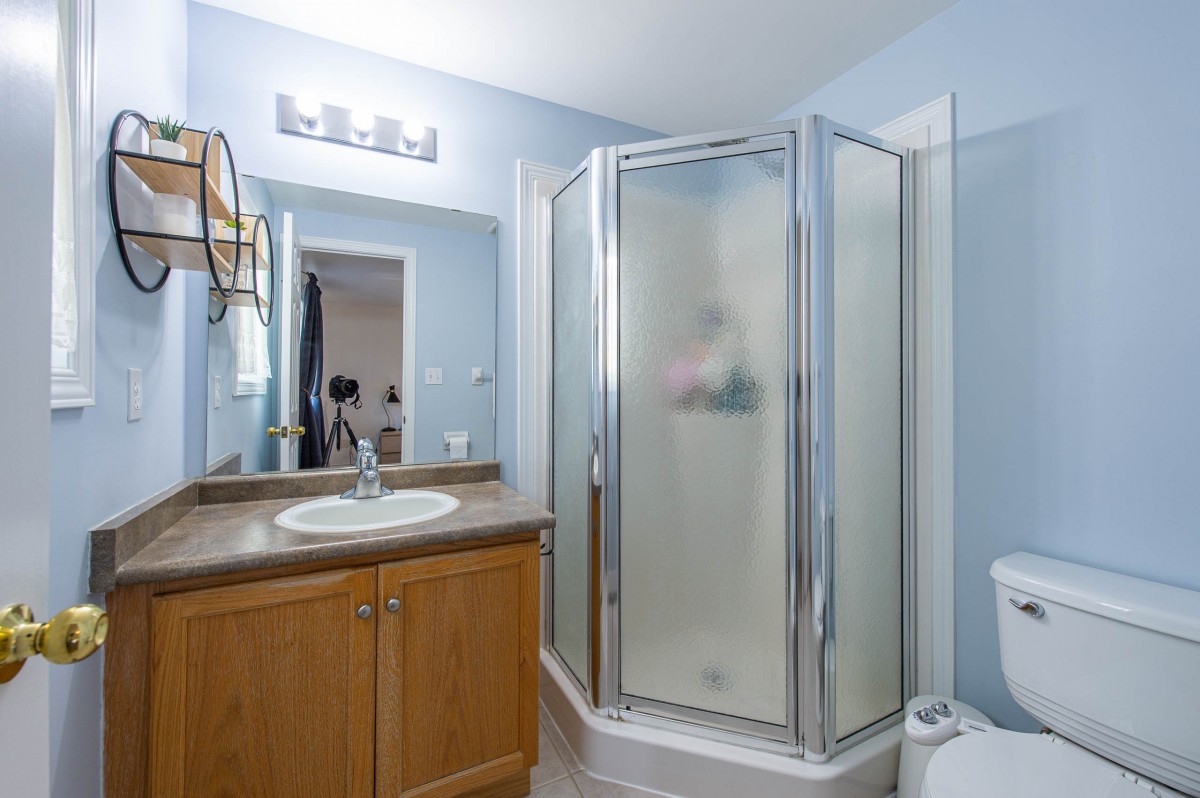 296 BRIARMEADOW Drive, Kitchener, Ontario N2A 4L1