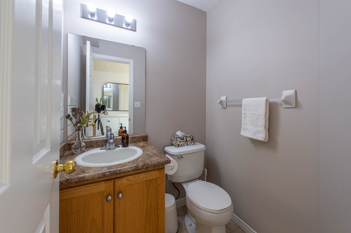 296 BRIARMEADOW Drive, Kitchener, Ontario N2A 4L1