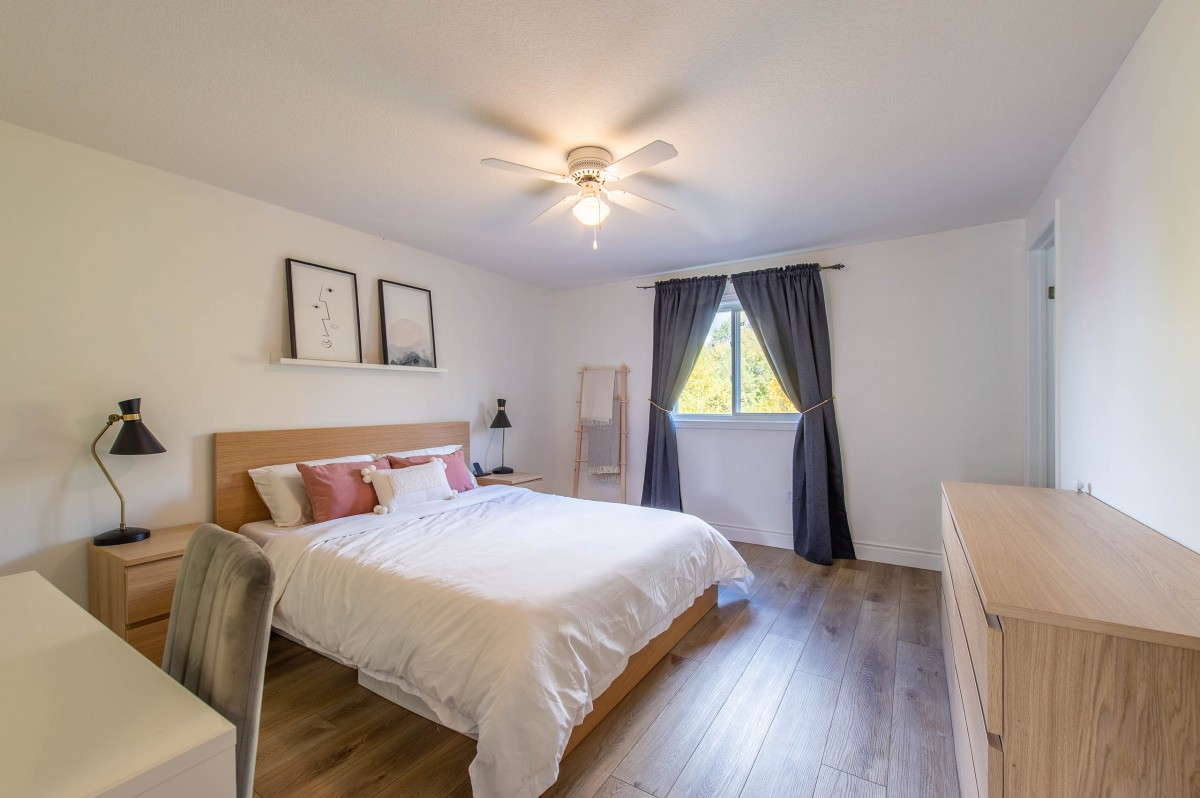 296 BRIARMEADOW Drive, Kitchener, Ontario N2A 4L1