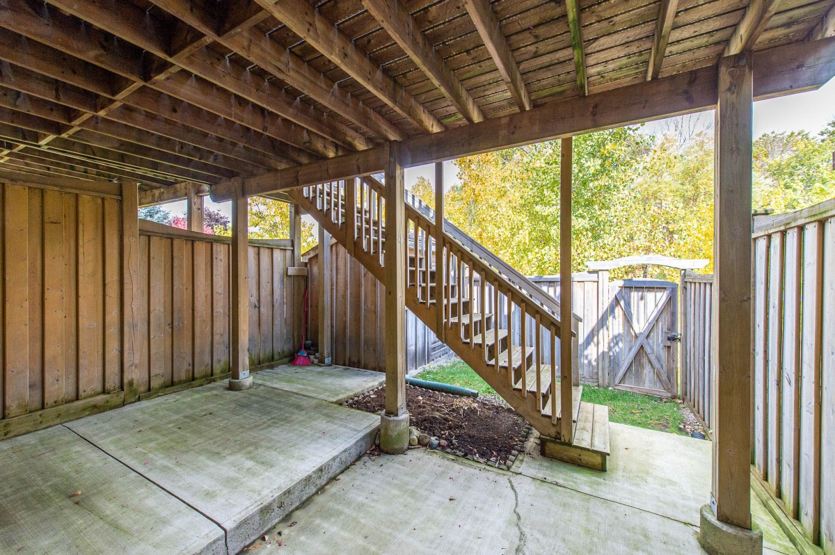 296 BRIARMEADOW Drive, Kitchener, Ontario N2A 4L1