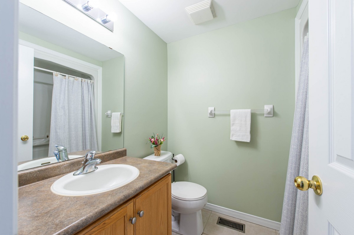 296 BRIARMEADOW Drive, Kitchener, Ontario N2A 4L1