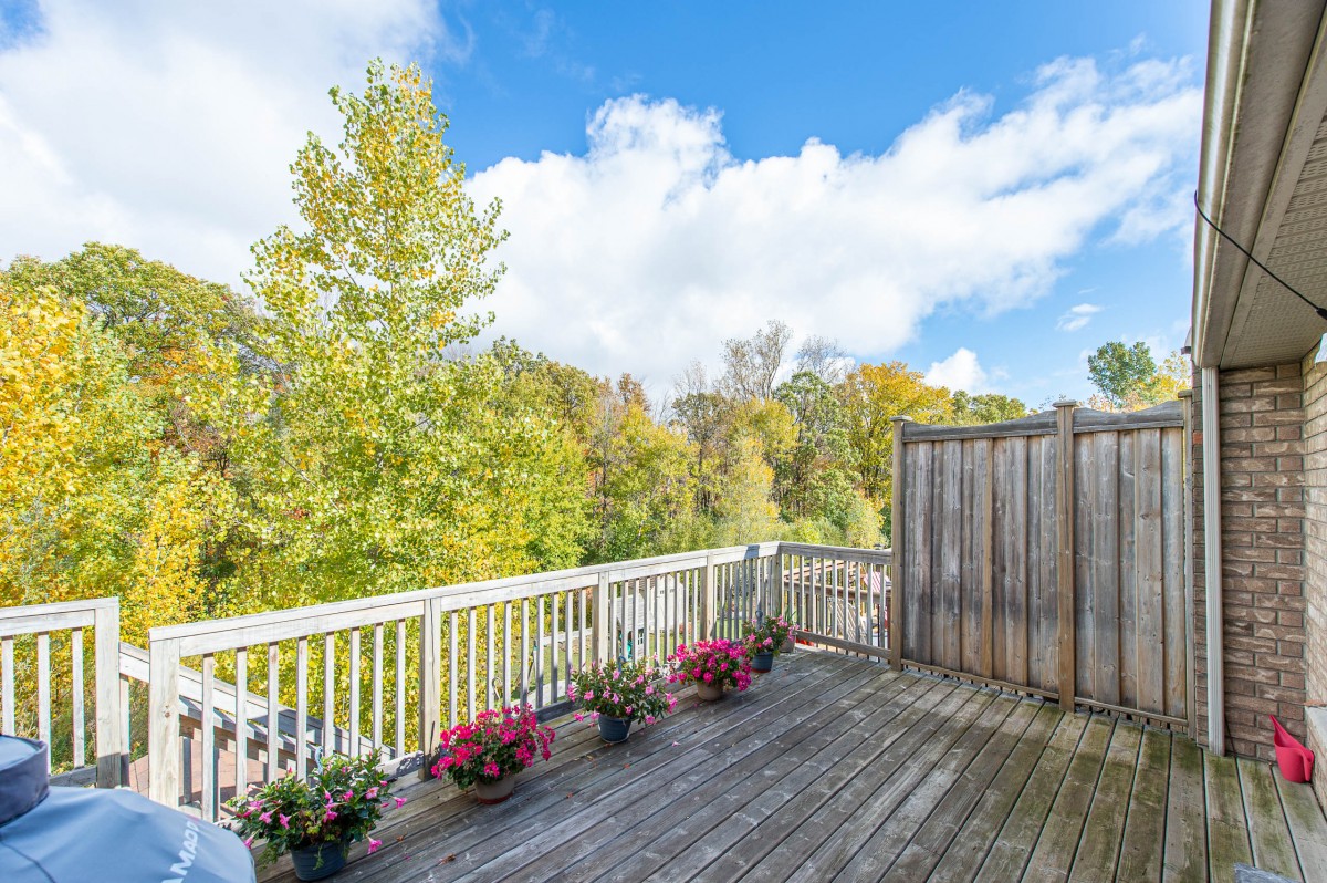 296 BRIARMEADOW Drive, Kitchener, Ontario N2A 4L1